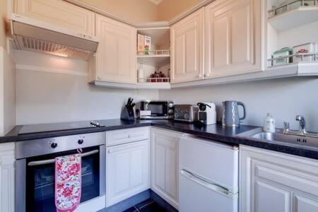 Spacious Ealing Broadway Апартаменты